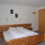 Πανσιόν Larchenhof 3*