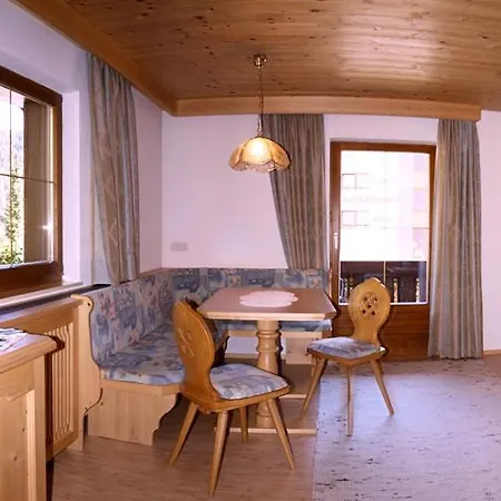 Guest house Larchenhof 3*