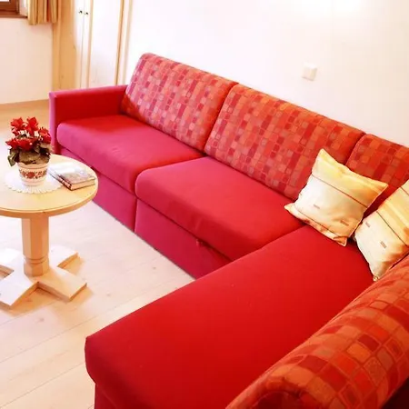 Guest house Larchenhof 3*